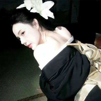 黑色系女生头像酷飒来袭 彰显独特个性