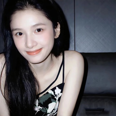 张婧仪同款头像来了 电影感少女的日常定格