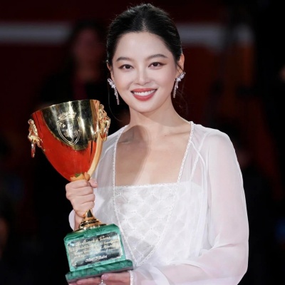 辛芷蕾如你所愿&nbsp;红透半边天_2_闪闪烤娱米_来自小红书网页版.jpg